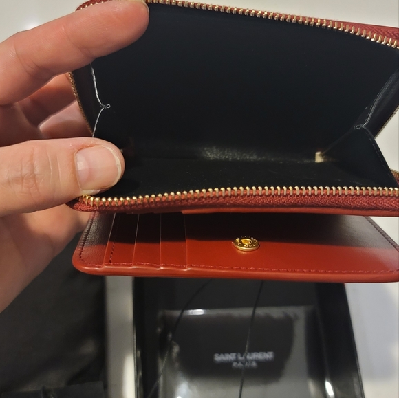 Saint Laurent Compact Wallet, Rogue Opium Color. - Picture 5 of 6